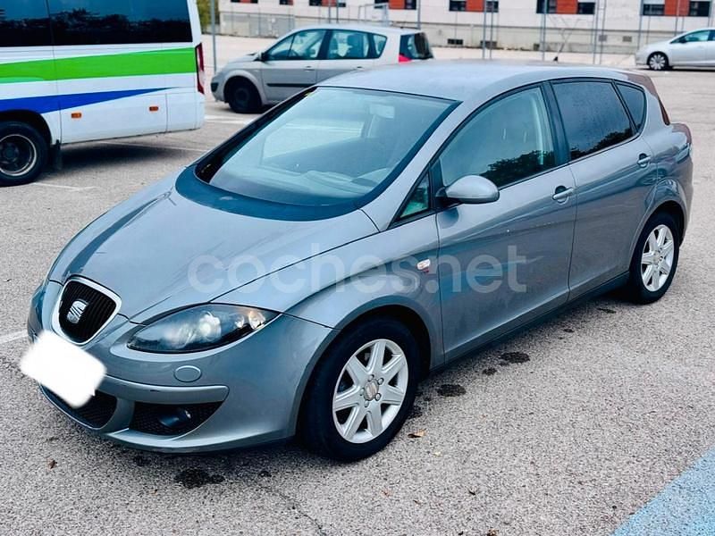 Gris / plata Usado 2008 Seat Toledo Sport Berlina | 3690 € (Precio justo) - Imagen 1/4