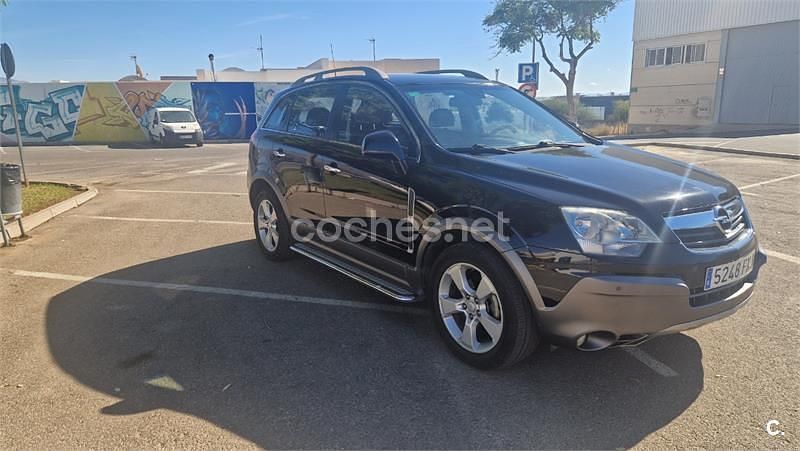 Usado Opel Antara Cosmo 150 CV (110 kW) 2007 Negro SUV
