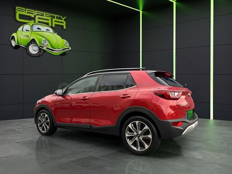 Usado Kia Stonic 120 CV (88 kW) 2018 Rojo SUV