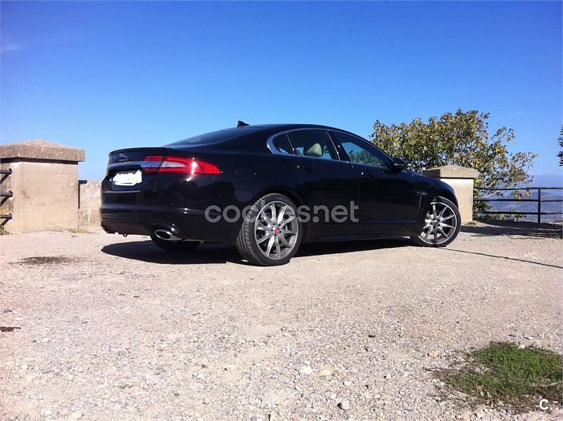 Usado Jaguar XF Premium Luxury 240 CV (176 kW) 2014 Negro Berlina