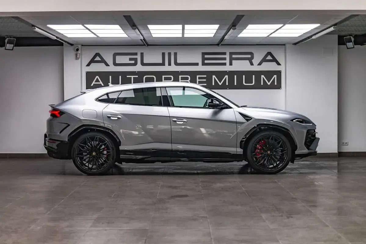 Usado Lamborghini Urus 801 CV (589 kW) 2025 Gris SUV