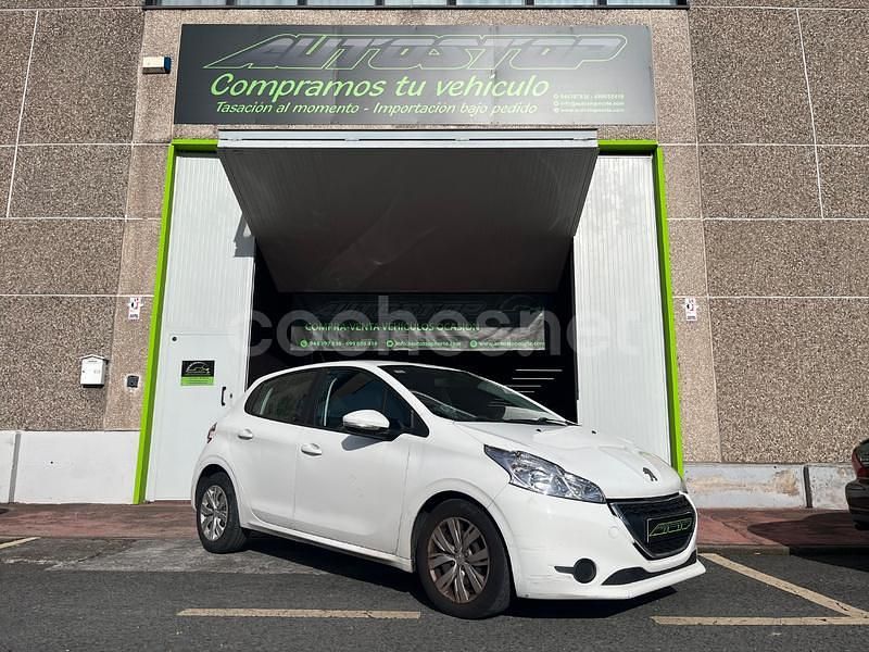Usado Peugeot 208 Active 68 CV (50 kW) 2012 Blanco Utilitario
