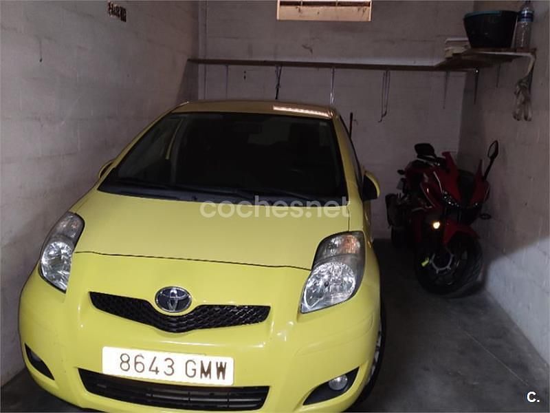 Amarillo Usado 2009 Toyota Yaris Berlina | 6000 € (Precio justo) - Imagen 1/1