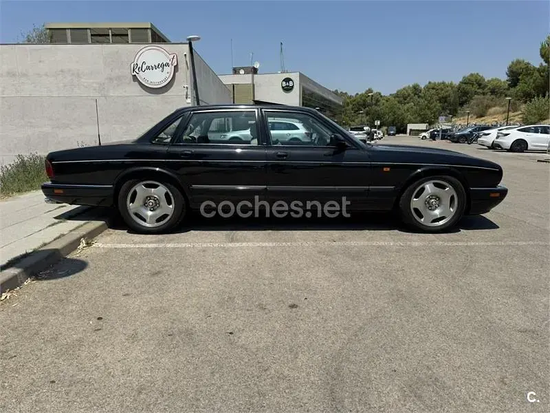 Usado Jaguar XJ 245 CV (180 kW) 1996 Negro Berlina