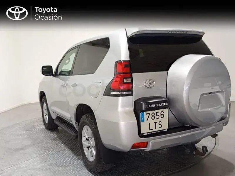 Usado Toyota Land Cruiser 204 CV (150 kW) 2021 Gris / plata SUV