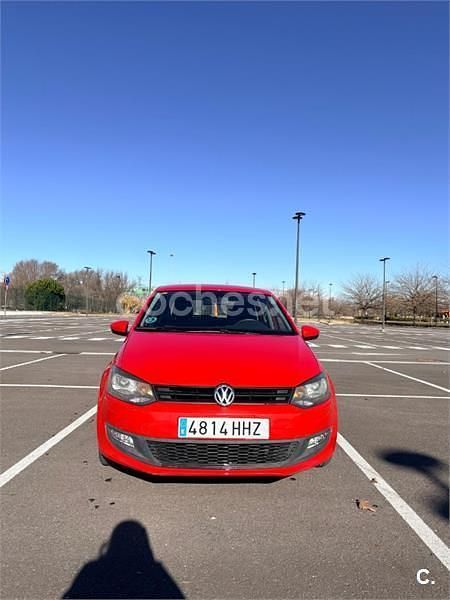 Usado VW Polo Advance 85 CV (62 kW) 2012 Rojo Berlina