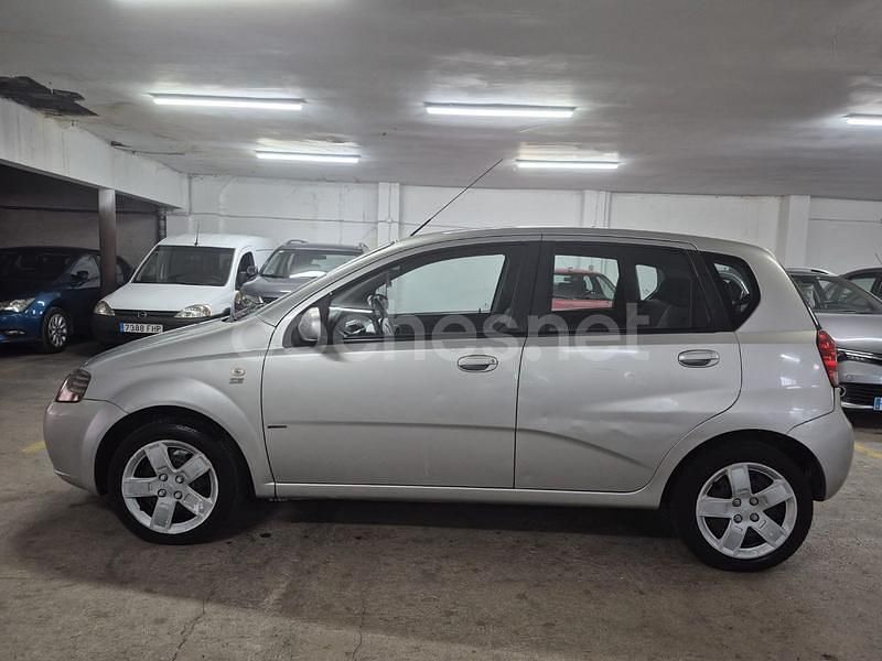 Gris / plata Usado 2008 Chevrolet Kalos SE Berlina | 3899 € (Un poco caro) - Imagen 1/4