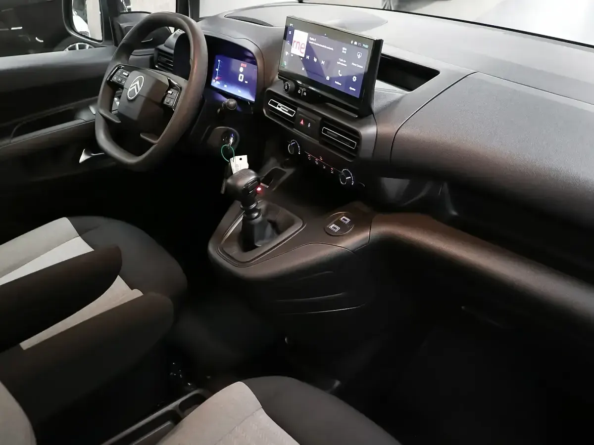 Usado Citroën Berlingo 100 CV (73 kW) 2025 Gris Monovolumen