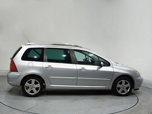 Usado Peugeot 307 110 CV (80 kW) 2004 Gris Familiar