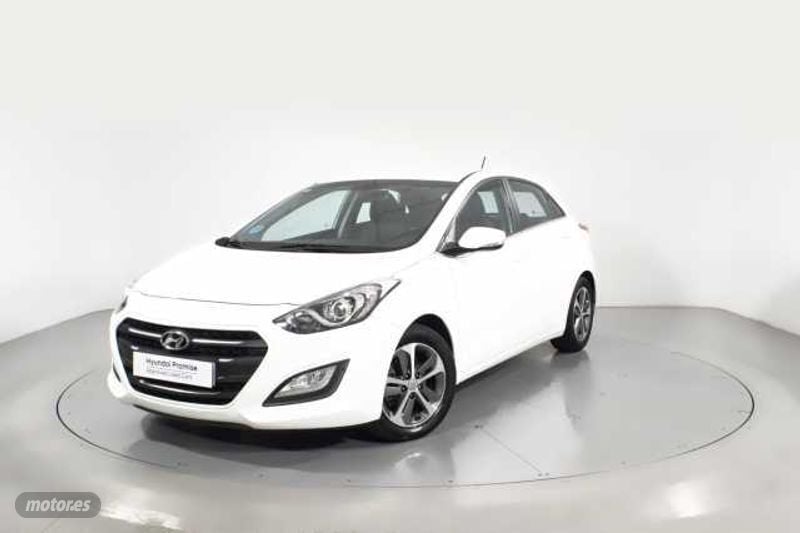 Blanco Usado 2015 Hyundai i30 Berlina | 10.900 € (Precio justo) - Imagen 1/4