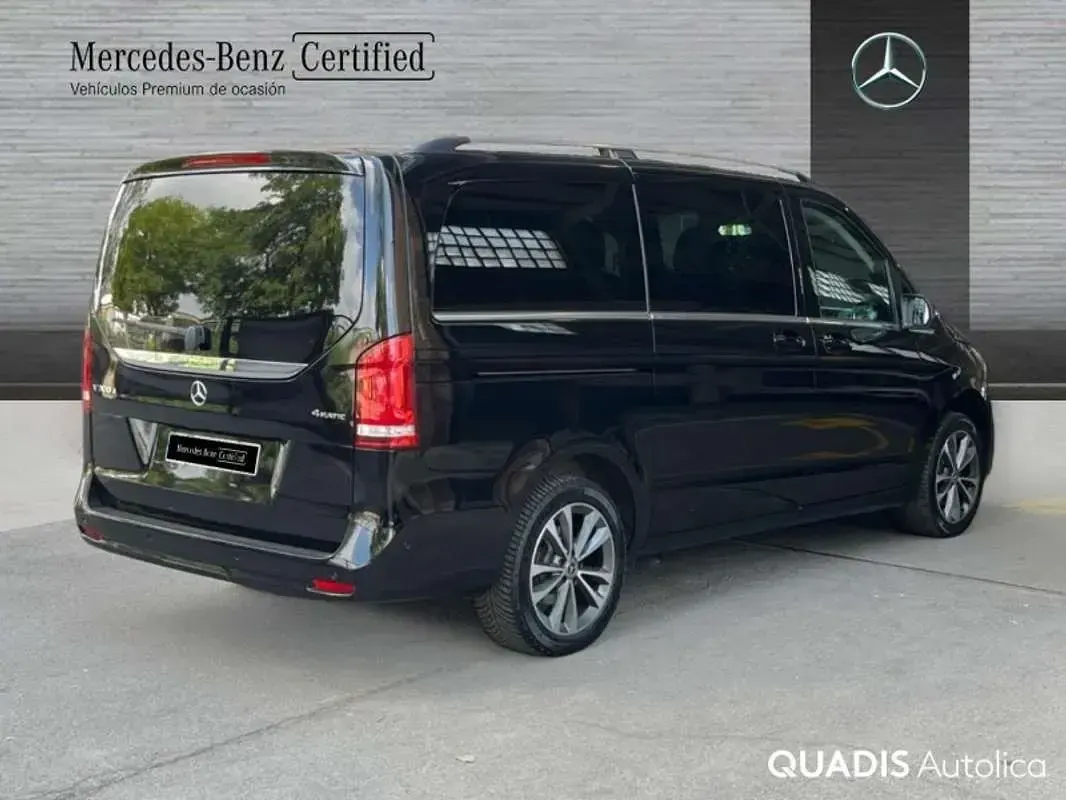 Usado Mercedes V300 Avantgarde 239 CV (175 kW) 2022 Negro Monovolumen