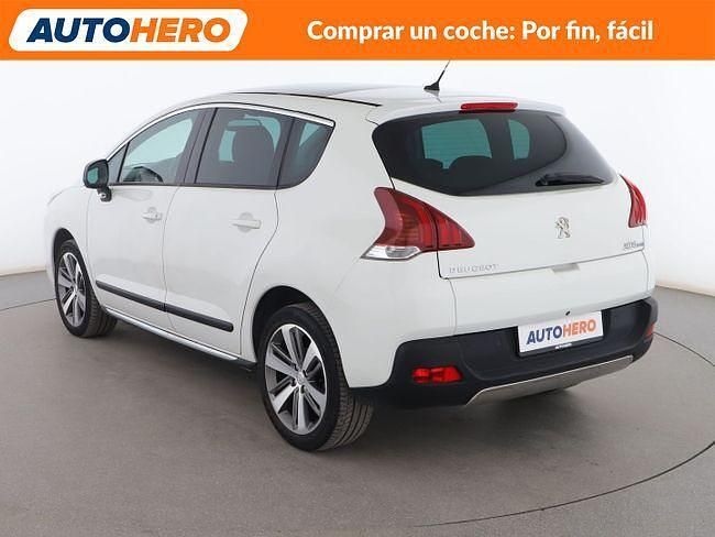 Usado Peugeot 3008 Allure 121 CV (88 kW) 2015 Blanco Berlina