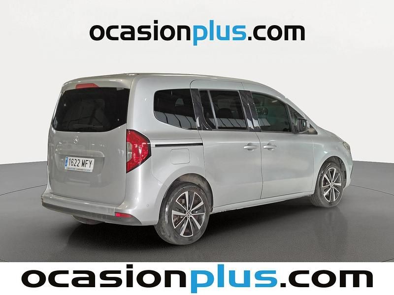 Usado Mercedes T180 116 CV (85 kW) 2023 Gris plata Monovolumen