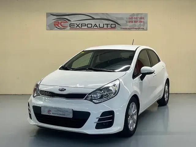 Usado Kia Rio 84 CV (61 kW) 2015 Blanco Utilitario