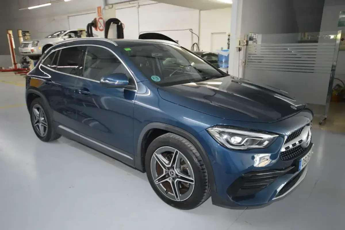 Usado Mercedes GLA200 2022 Azul SUV