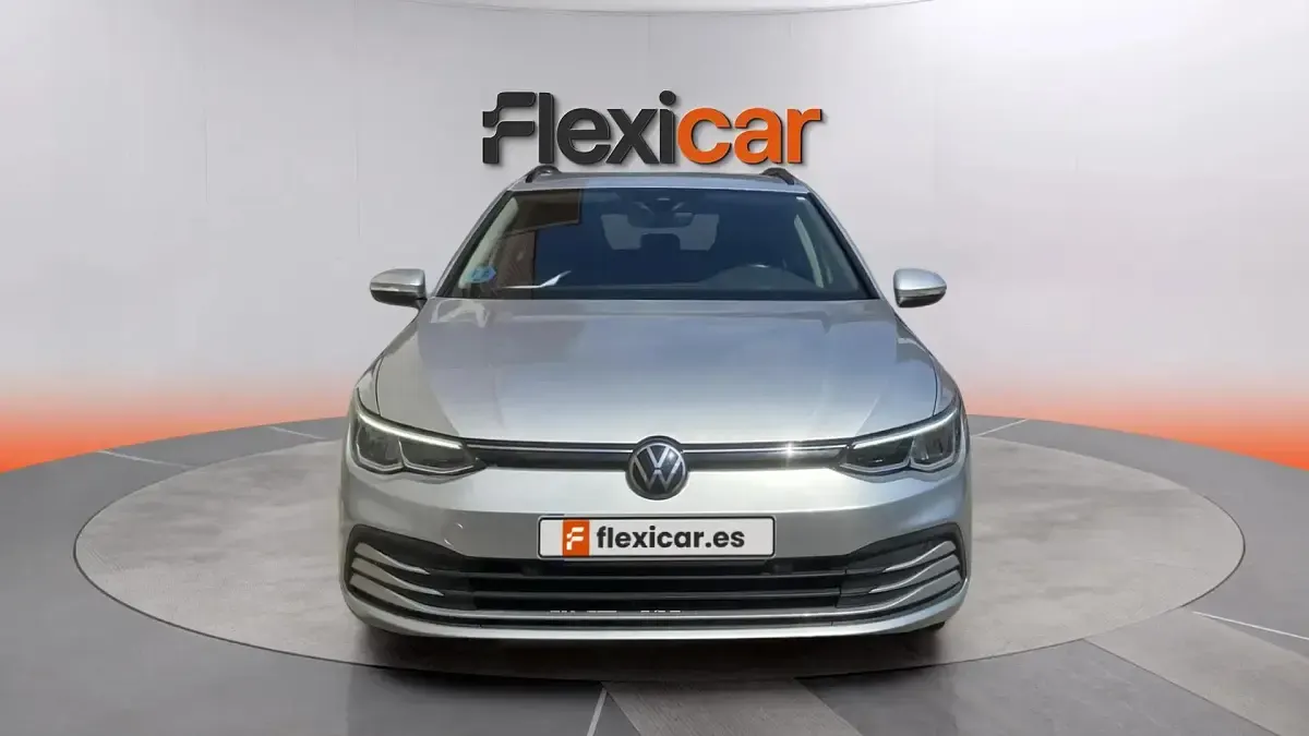 Usado VW Golf VIII Life 110 CV (80 kW) 2021 Gris Berlina