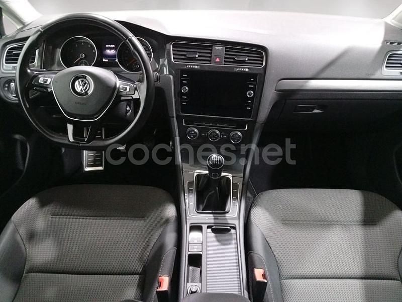 Usado VW Golf VIII Advance 130 CV (95 kW) 2020 Negro Berlina