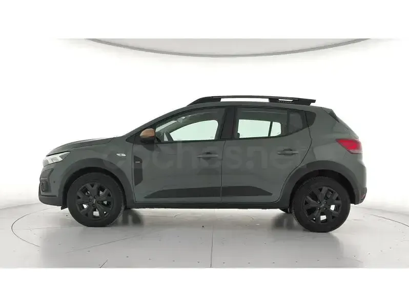 Usado Dacia Sandero Extreme 101 CV (74 kW) 2025 Verde Berlina