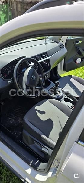 Usado Seat Arona Ecomotive 95 CV (69 kW) 2017 Blanco SUV