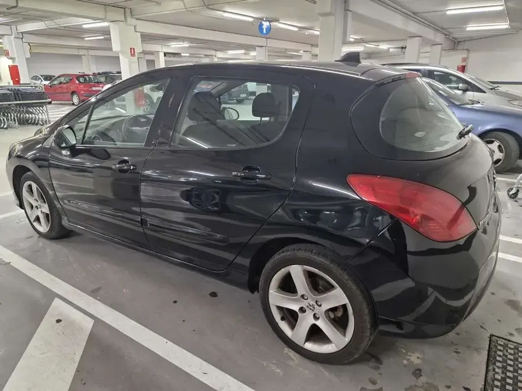 Usado Peugeot 308 Business-Line 109 CV (80 kW) 2010 Negro Utilitario