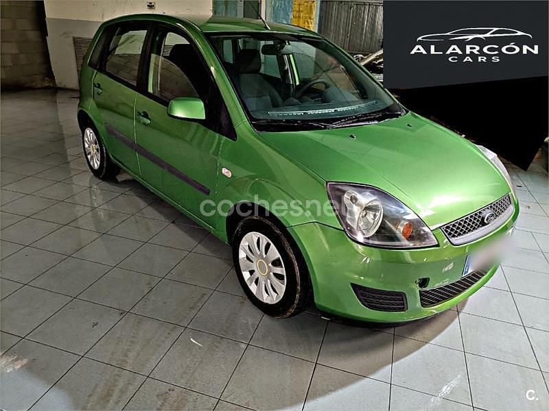 Verde Usado 2008 Ford Fiesta Futura Berlina | 3599 € - Imagen 1/4