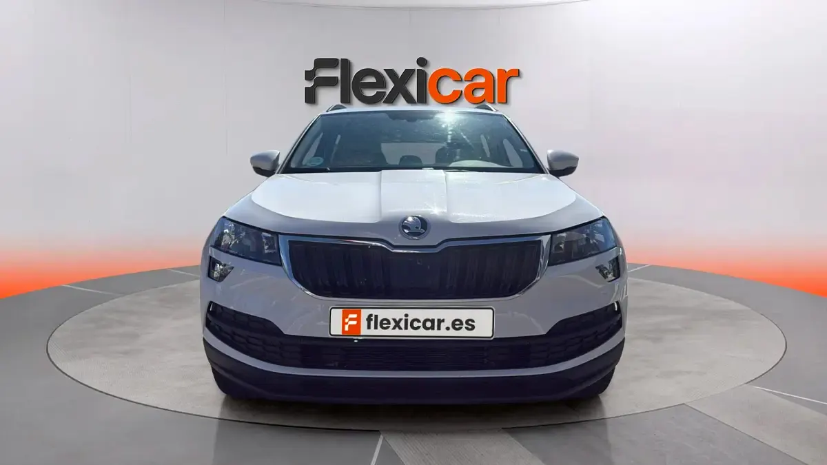 Usado Skoda Karoq Ambition 150 CV (110 kW) 2021 Blanco SUV