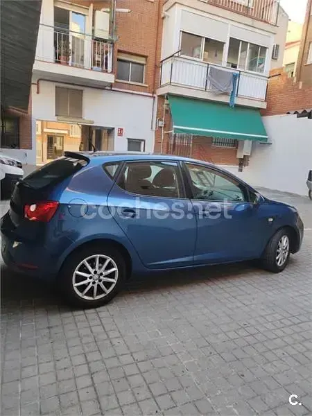 Usado Seat Ibiza Style 105 CV (77 kW) 2012 Azul Berlina