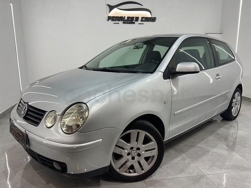 Usado VW Polo Highline 75 CV (55 kW) 2005 Gris / plata Utilitario
