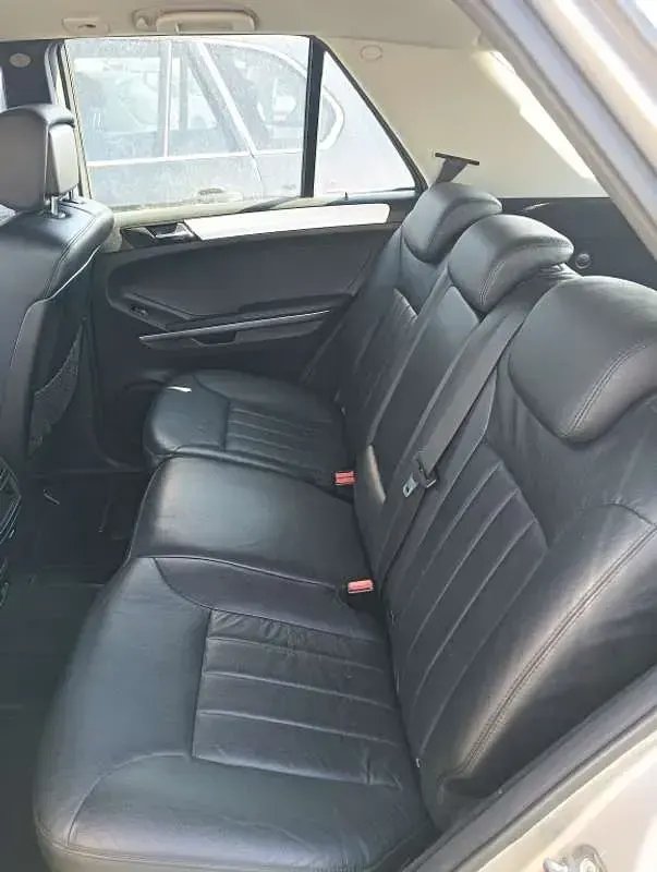 Usado Mercedes ML320 224 CV (164 kW) 2007 Beige SUV