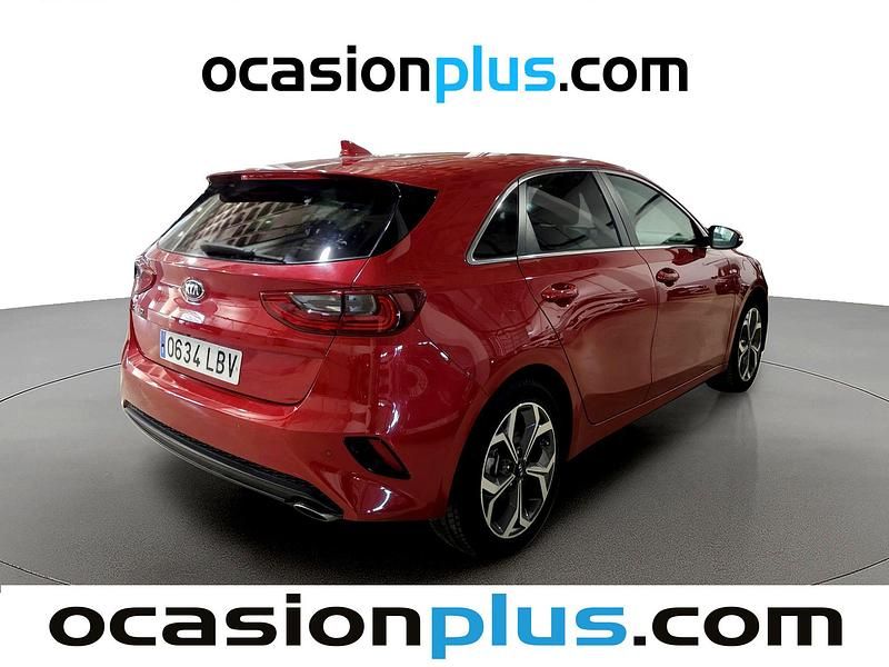 Usado Kia Ceed 120 CV (88 kW) 2019 Rojo Utilitario