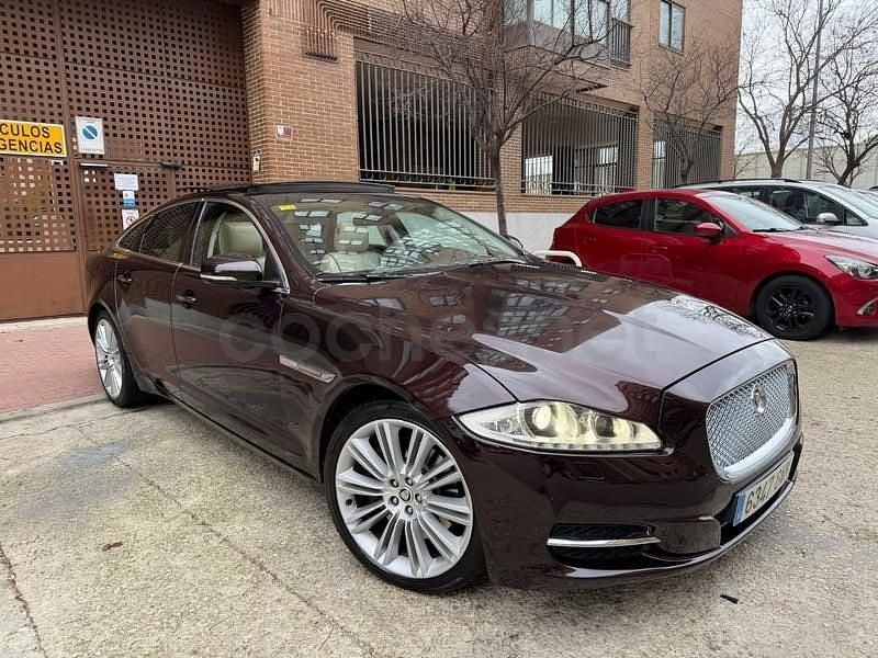 Usado Jaguar XJ Portfolio 275 CV (202 kW) 2011 Granate Berlina