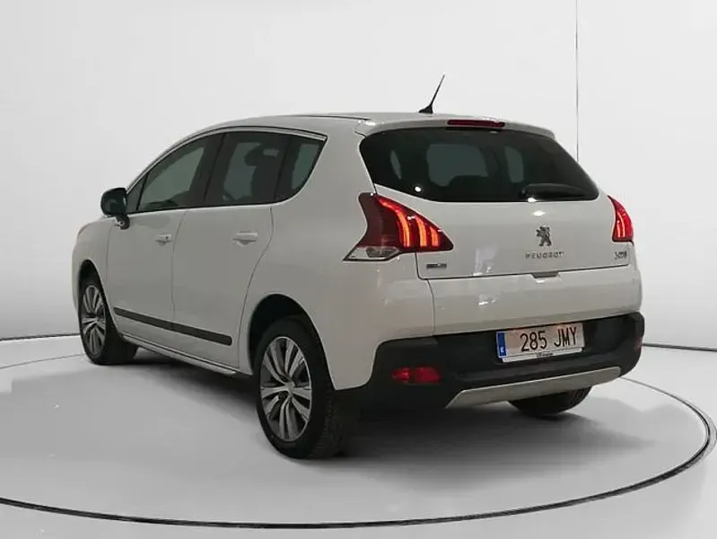 Usado Peugeot 3008 Style 130 CV (95 kW) 2016 Blanco Berlina