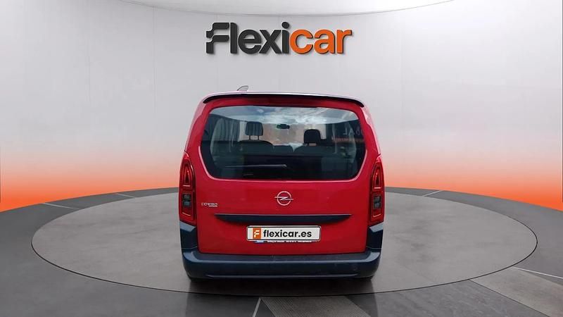 Usado Opel Combo Edition+ 131 HP (96 kW) 2021 Vermelho Monovolume
