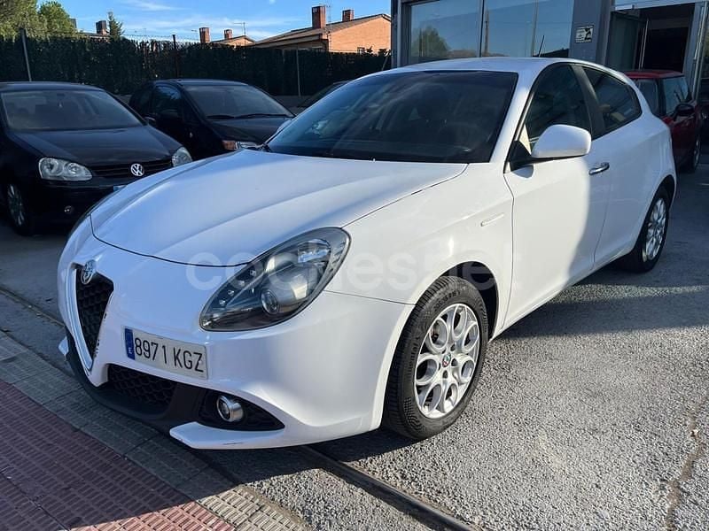 Blanco Usado 2018 Alfa Romeo Giulietta Utilitario | 9490 € (Super precio) - Imagen 1/4