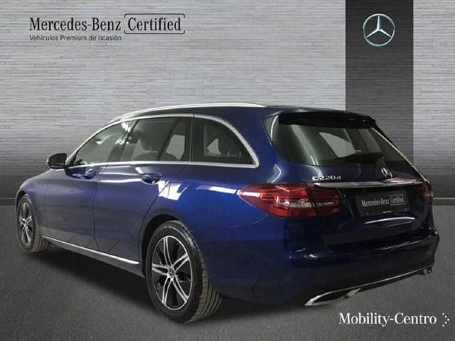 Usado Mercedes C220 AMG line 194 CV (142 kW) 2020 Azul brillante Familiar