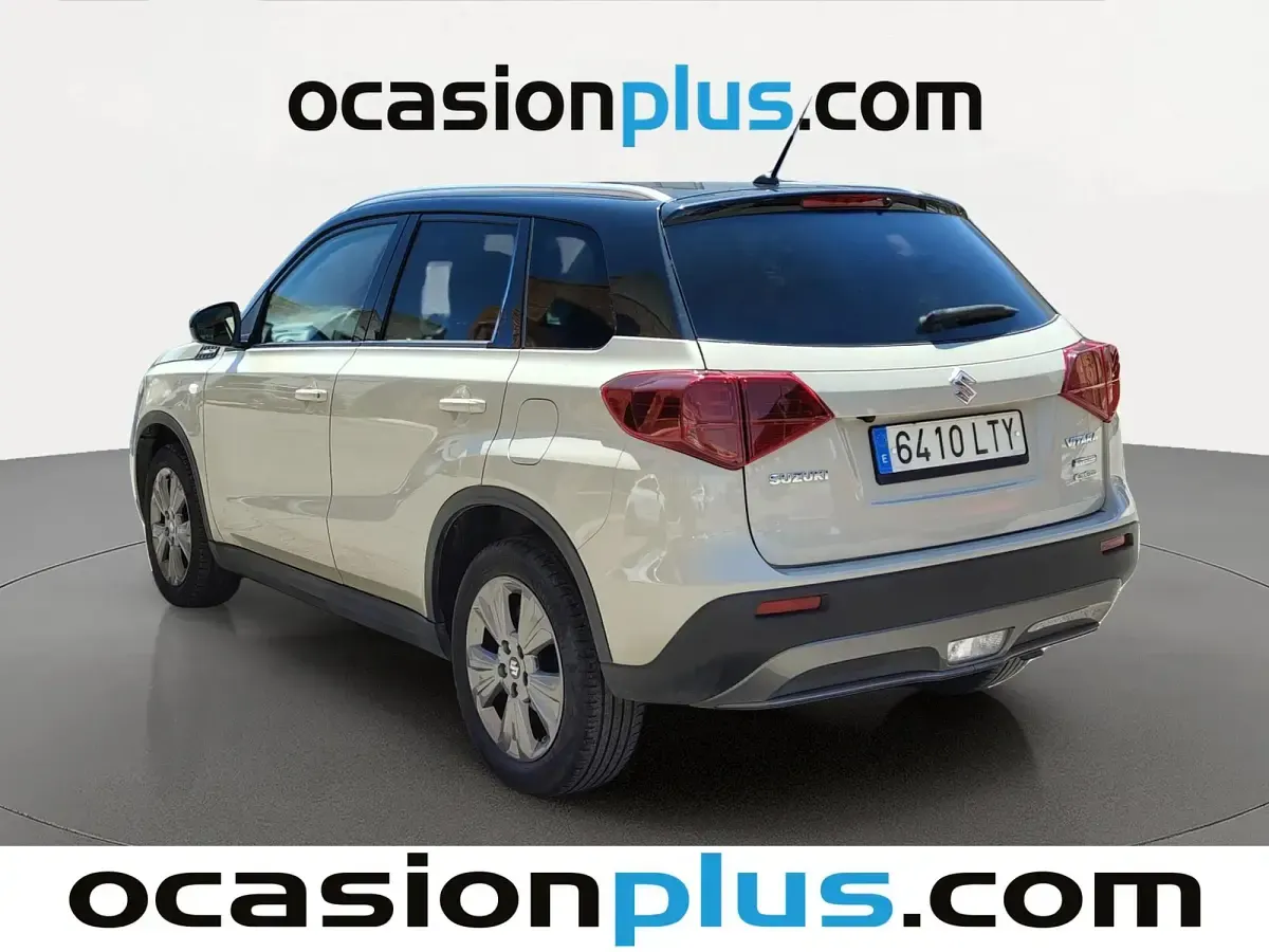 Usado Suzuki Vitara GLX 129 CV (94 kW) 2021 Beige SUV