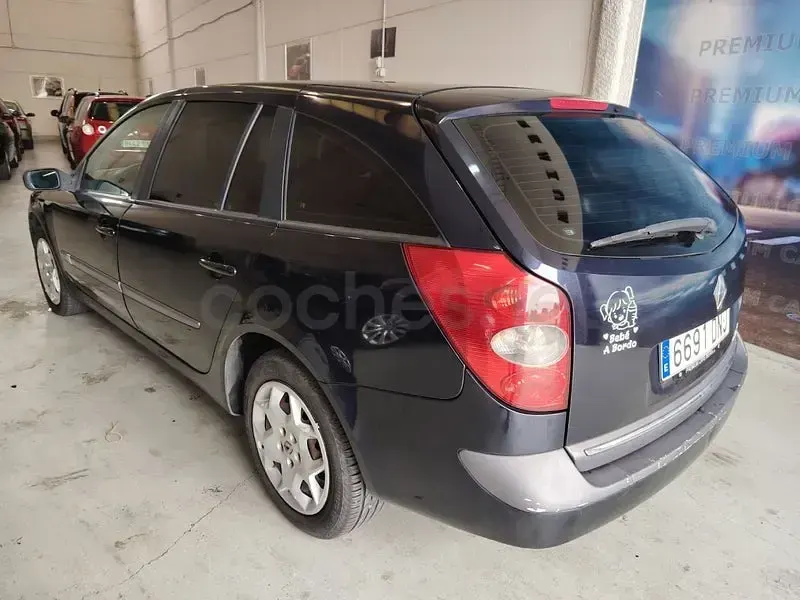 Usado Renault Laguna GrandTour Dynamique 120 CV (88 kW) 2005 Azul Familiar