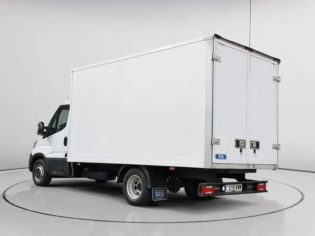 Usado Iveco Daily 156 CV (114 kW) 2019 Blanco Van