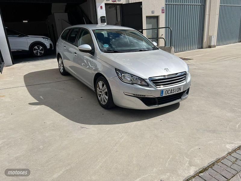 Usado Peugeot 308 SW 2016 Gris Familiar