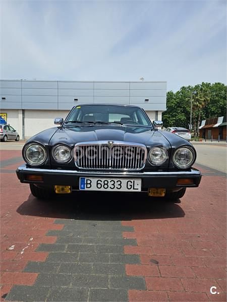 Usado Jaguar XJ6 Sovereign 204 CV (150 kW) 1983 Gris / plata Berlina