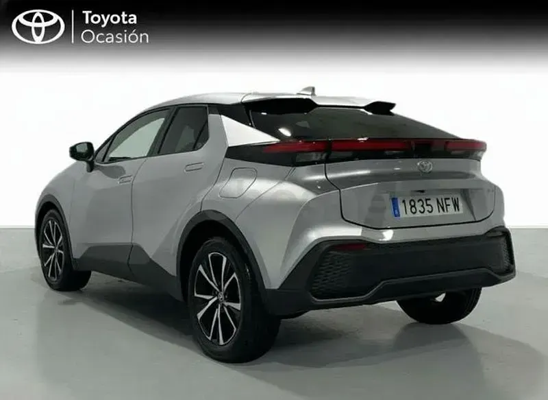 Usado Toyota C-HR Advance 140 CV (102 kW) 2025 Gris / plata SUV