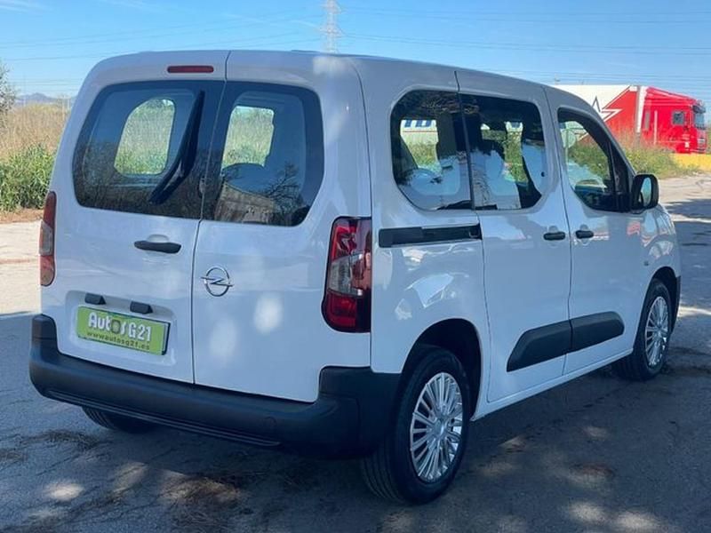 Usado Opel Combo Life Elegance 102 HP (75 kW) 2021 Branco Monovolume