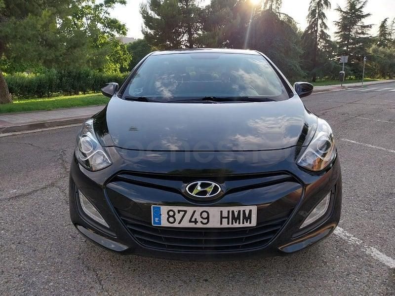 Usado Hyundai i30 90 CV (66 kW) 2012 Negro Berlina