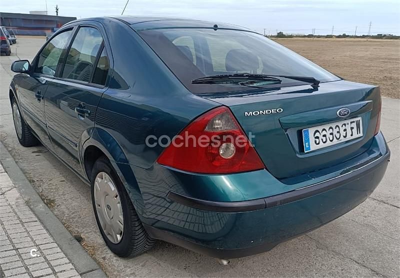 Verde Usado 2001 Ford Mondeo Trend Berlina | 1999 € (Precio justo) - Imagen 1/4