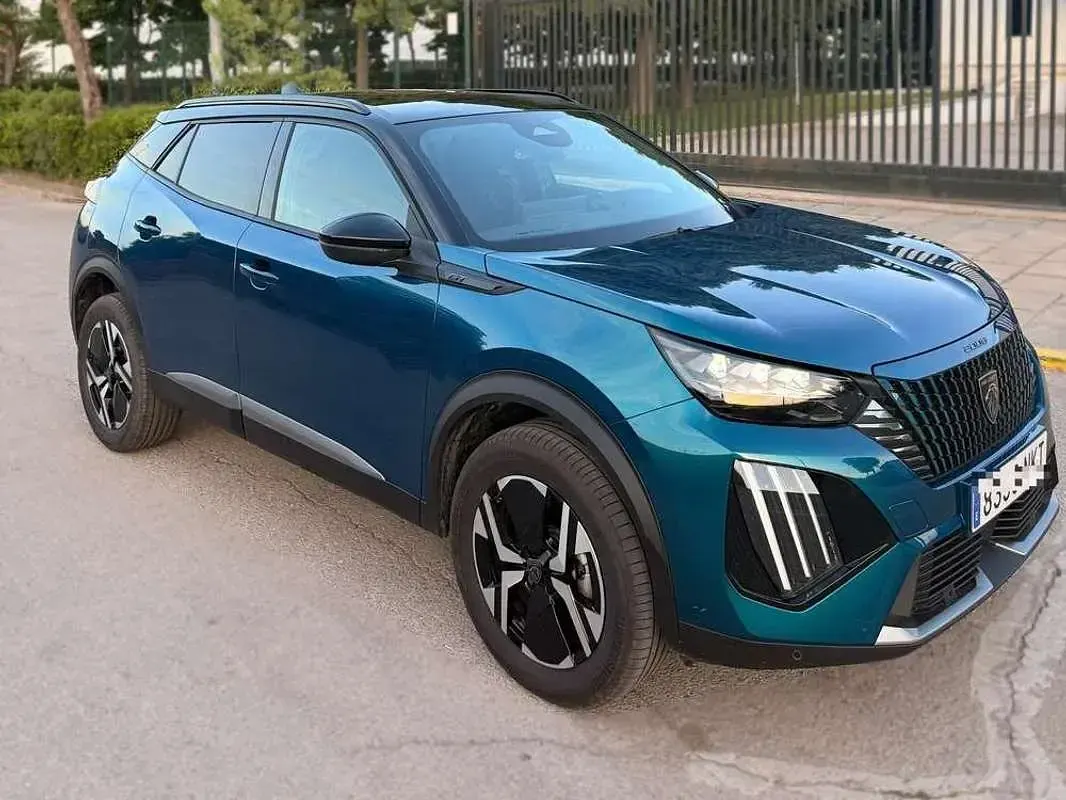 Usado Peugeot 2008 Style 136 CV (100 kW) 2026 Azul SUV
