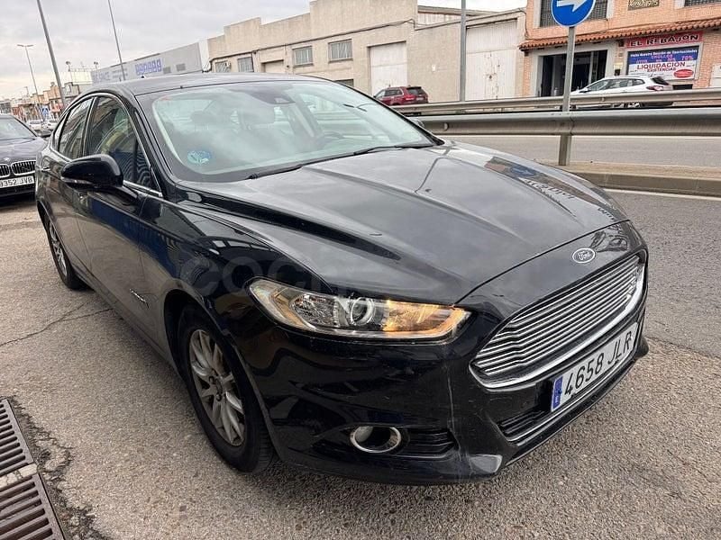 Usado Ford Mondeo Titanium 187 CV (137 kW) 2016 Negro Berlina
