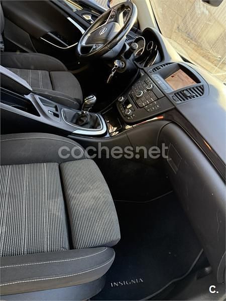 Usado Opel Insignia Edition 130 CV (95 kW) 2010 Negro Berlina