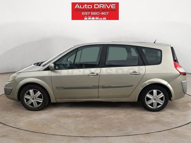 Usado Renault Grand Scénic II Dynamique 130 CV (95 kW) 2006 Beige Monovolumen