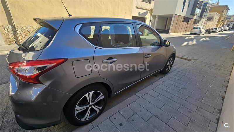 Usado Nissan Pulsar Acenta 110 CV (80 kW) 2018 Gris / plata Berlina