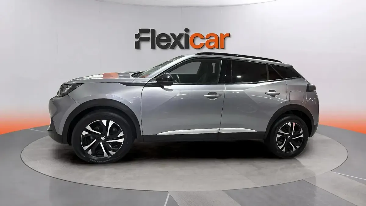 Usado Peugeot 2008 Allure 131 CV (96 kW) 2023 Gris SUV